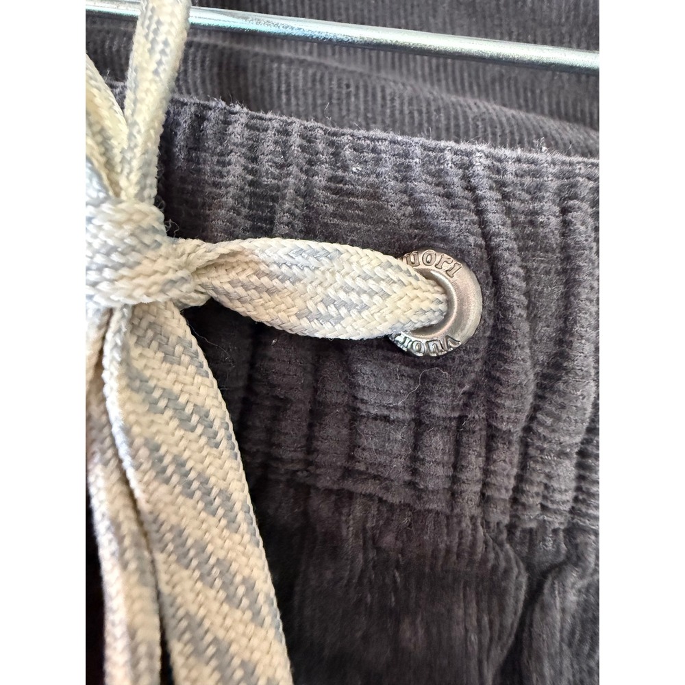 Vuori Men's Flat Front Shorts in Charcoal Blue - Picture 6 of 8